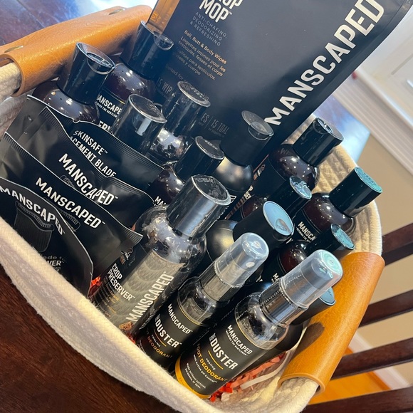 It’s Manscaped galore!! All items are sealed and have not been used. - Picture 3 of 7